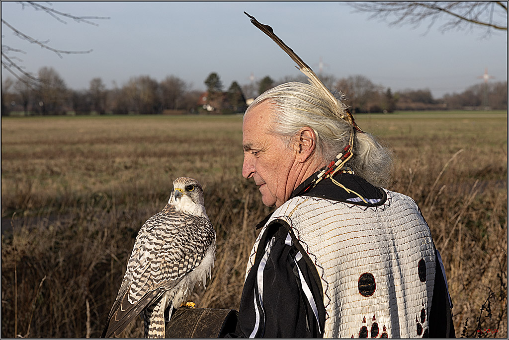 Cheyenne-Halbblut Hunting Wolf in der Falknerei Pierre Schmidt; Gymnich, 09.02.2023